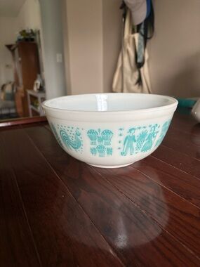 Vintage Pyrex Amish Butterprint 403